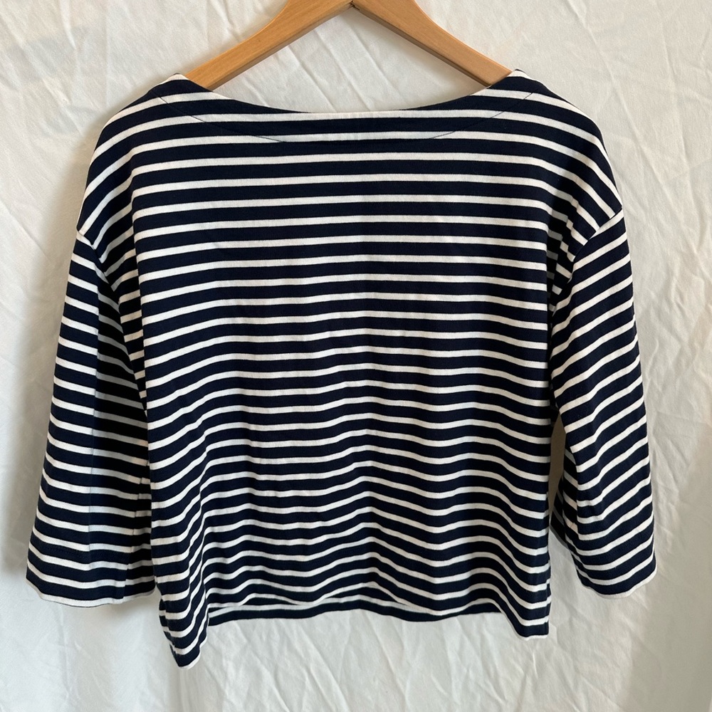 Cropped top.
